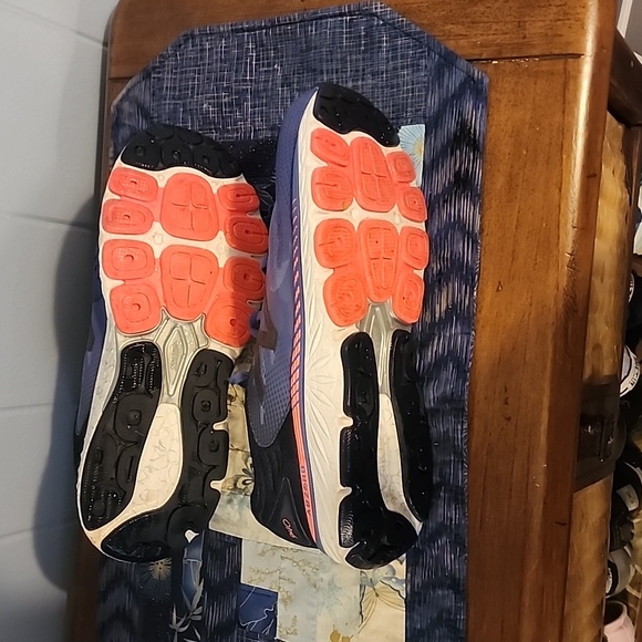 New Balance Running Sneakers Size 11.5 2E - Picture 7 of 9